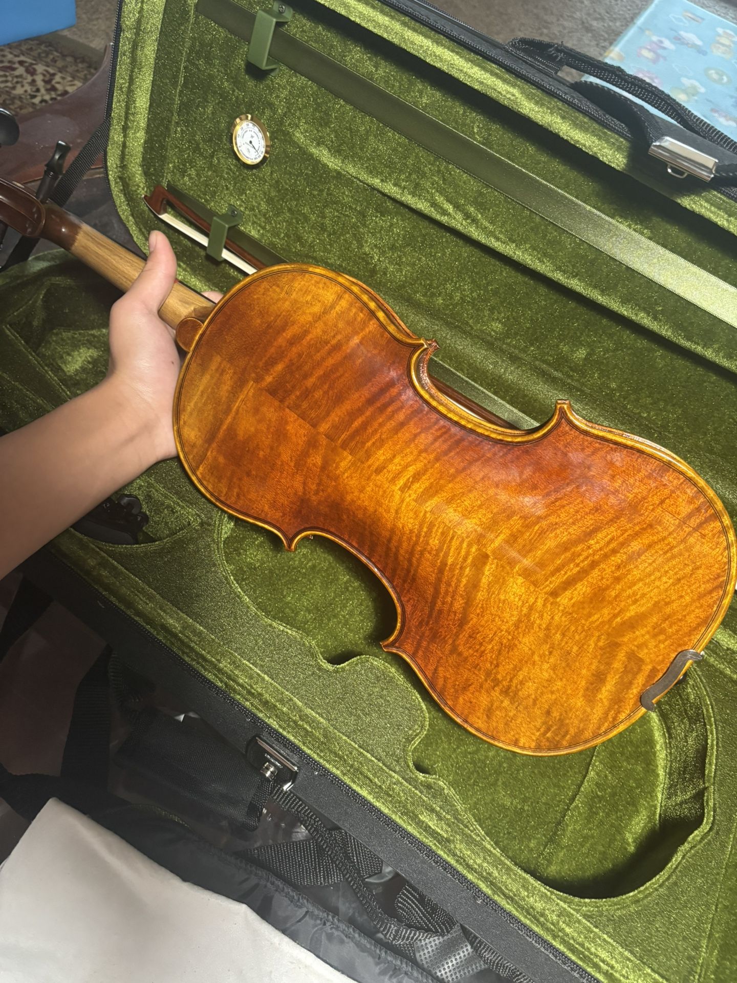 Strad model 4/4 advanced professional violin in pristine condition