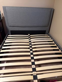 Queen size frame and headboard with 2 drawers