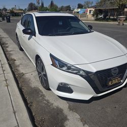 2019 Nissan Altima SR AWD