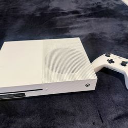 Xbox One S 1 TB , Console and Controller 