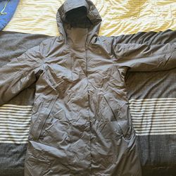 North face Woman’s Jacket Insulated Size Large