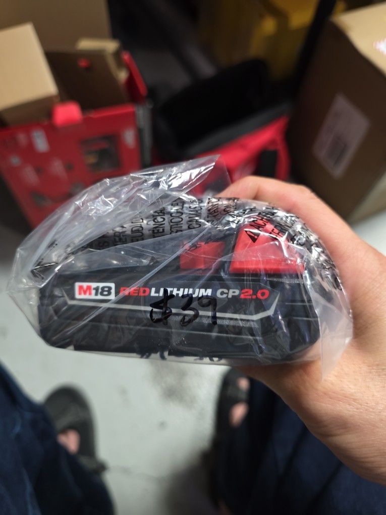 Milwaukee M18 Red Lithium Cp2.0