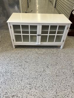 Entertainment center