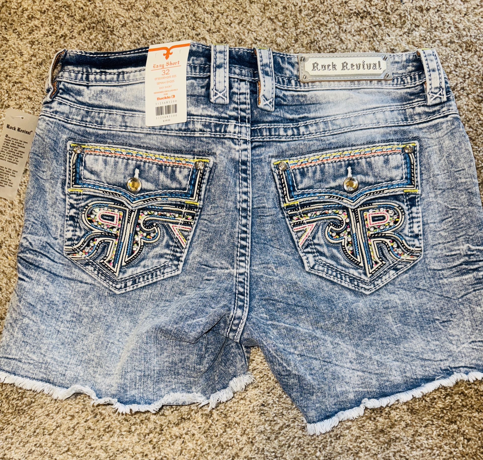 Brand New Rock Revival Shorts, Size 32