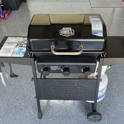 Expert 3-Burner Propane Gas Grill - Propane tank included