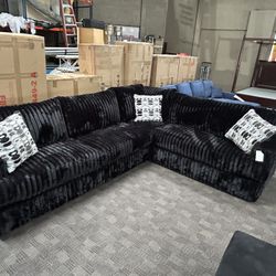NEW Stylish Black Sectional 