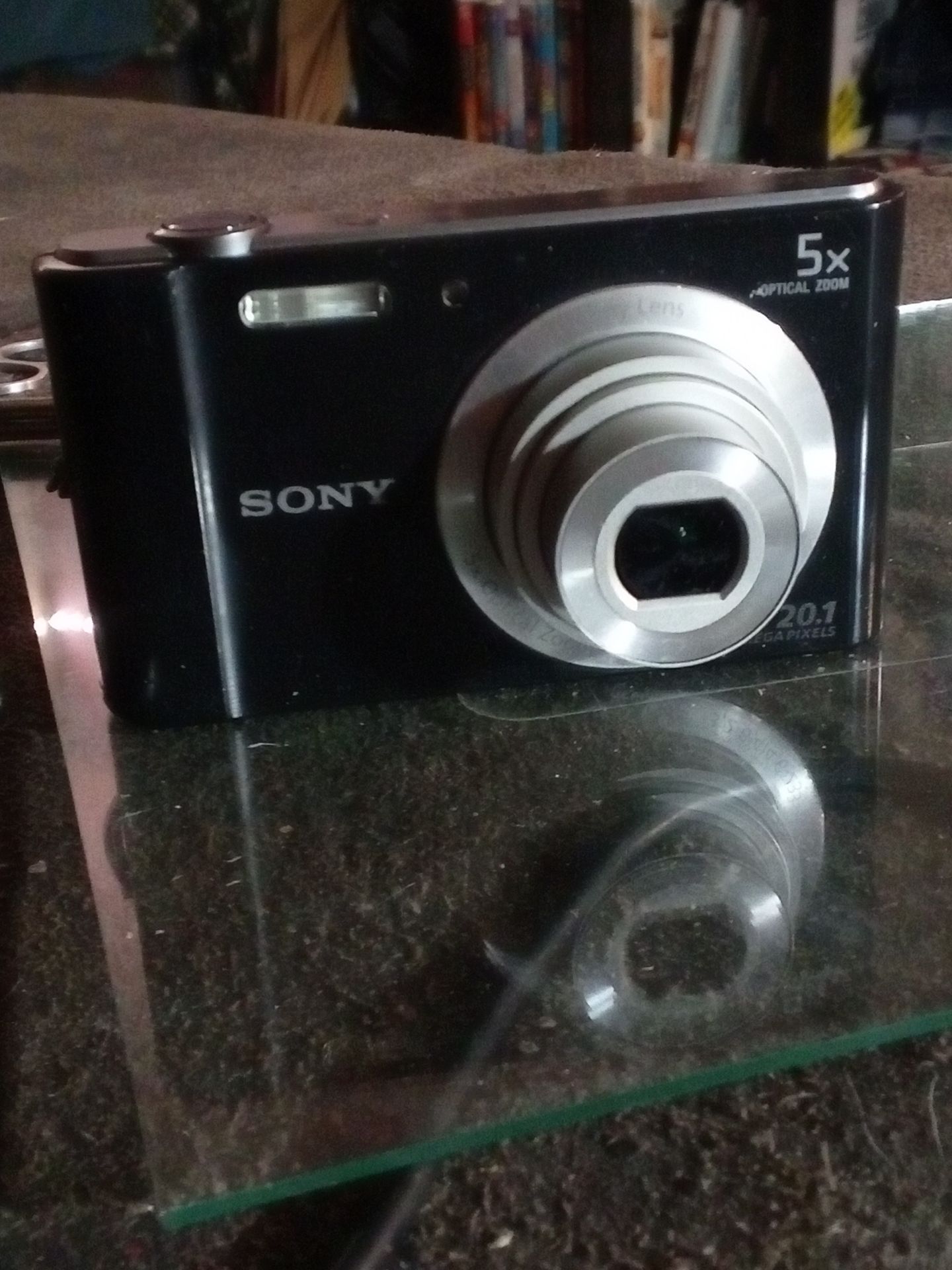 Sony cybershot DSC W800 20,1 MP DIGITAL 5X CAMERA BLACK AND CROM