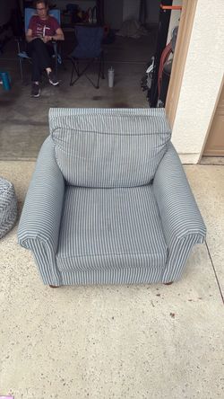 Lazy boy arm chair