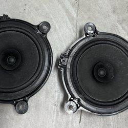Speakers 🔊 Front Doors R  and L Toyota Ia Mazda 