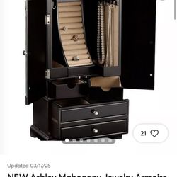 Bombay Jewelry Box.  No Scratches!!! Great Quality. 