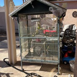 Extra Large Bird Cage. Great For Outdoor Use. 