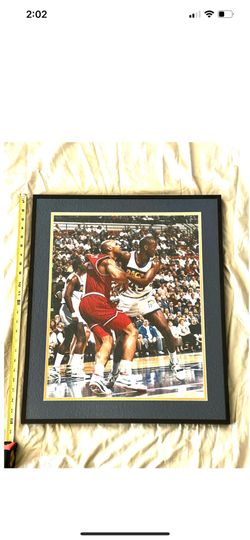 Mint condition 24” x 20” 1984 gametime photo of Charles Barkley, guardian Chuck persons.