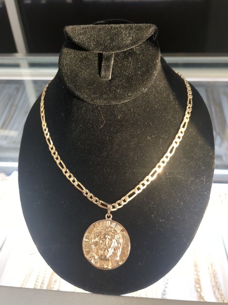 10k Solid Gold Necklace With Pendant 37 3 Grams 26 Long Layway Available 10% Down If You Interested Please Make Sure You Ask For Maribel Thank You