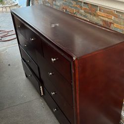 Dresser With Mirror 