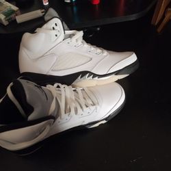 Retro Jordan 5s 