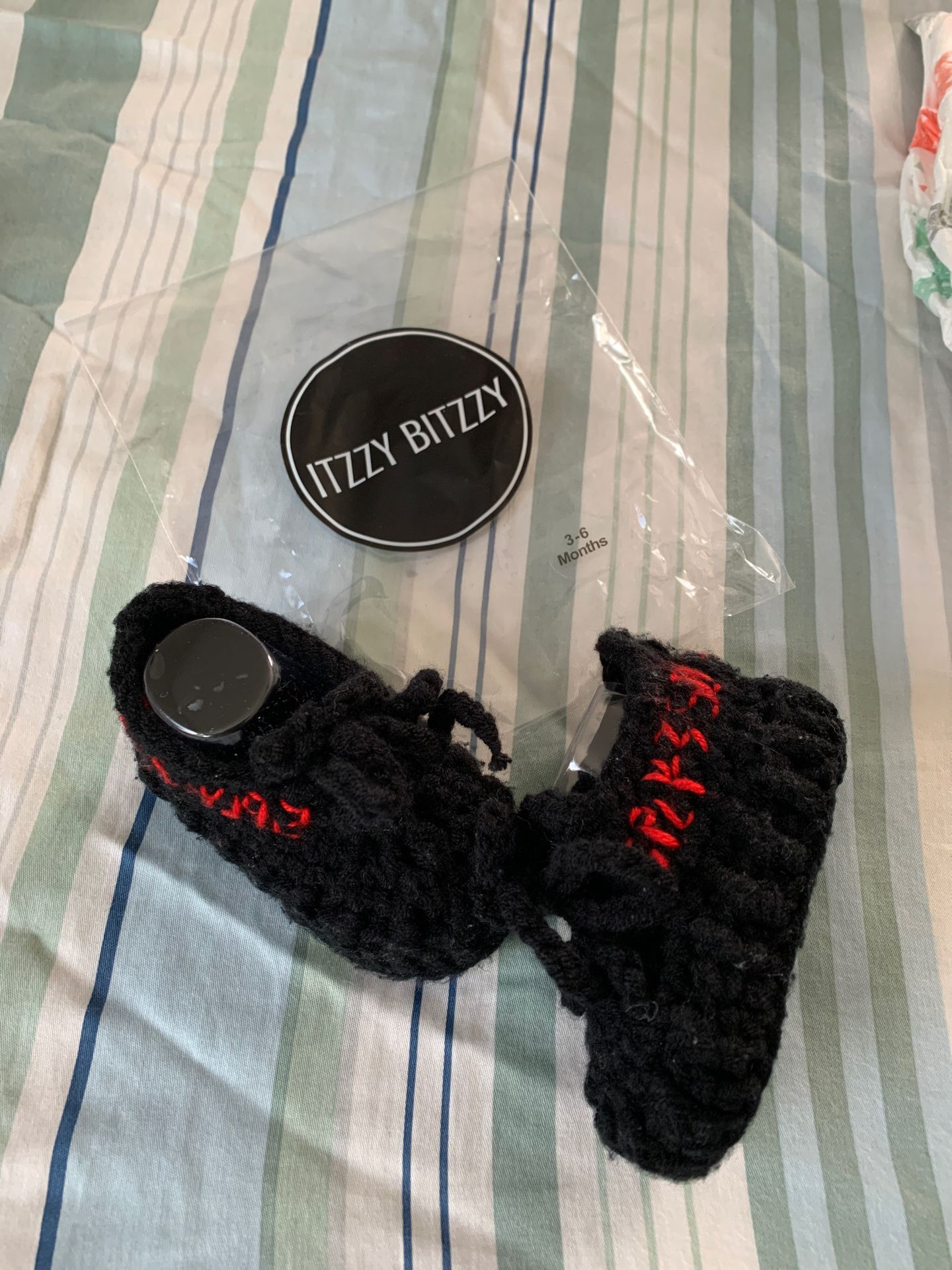 BLACK YEEZYS BABY CROCHET SHOES