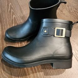 Chooka Short Boots 6