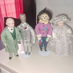 Set of 4 wizard of oz dolls
