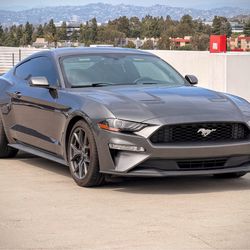 Ford Mustang 2.3 Performance Pack