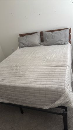 Queen Bed mattress n topper