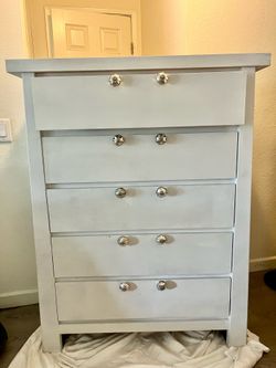 Dresser 5 drawer wood