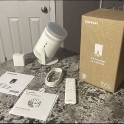 Samsung - The Freestyle 2nd Gen with Gaming Hub FHD HDR Smart Portable Projector - White