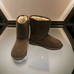 BEARPAW Emma Youth Sheepskin Boots 608Y/ Hillery II Thick Inner Lining Size 2y