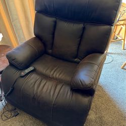 Power lift recliner
