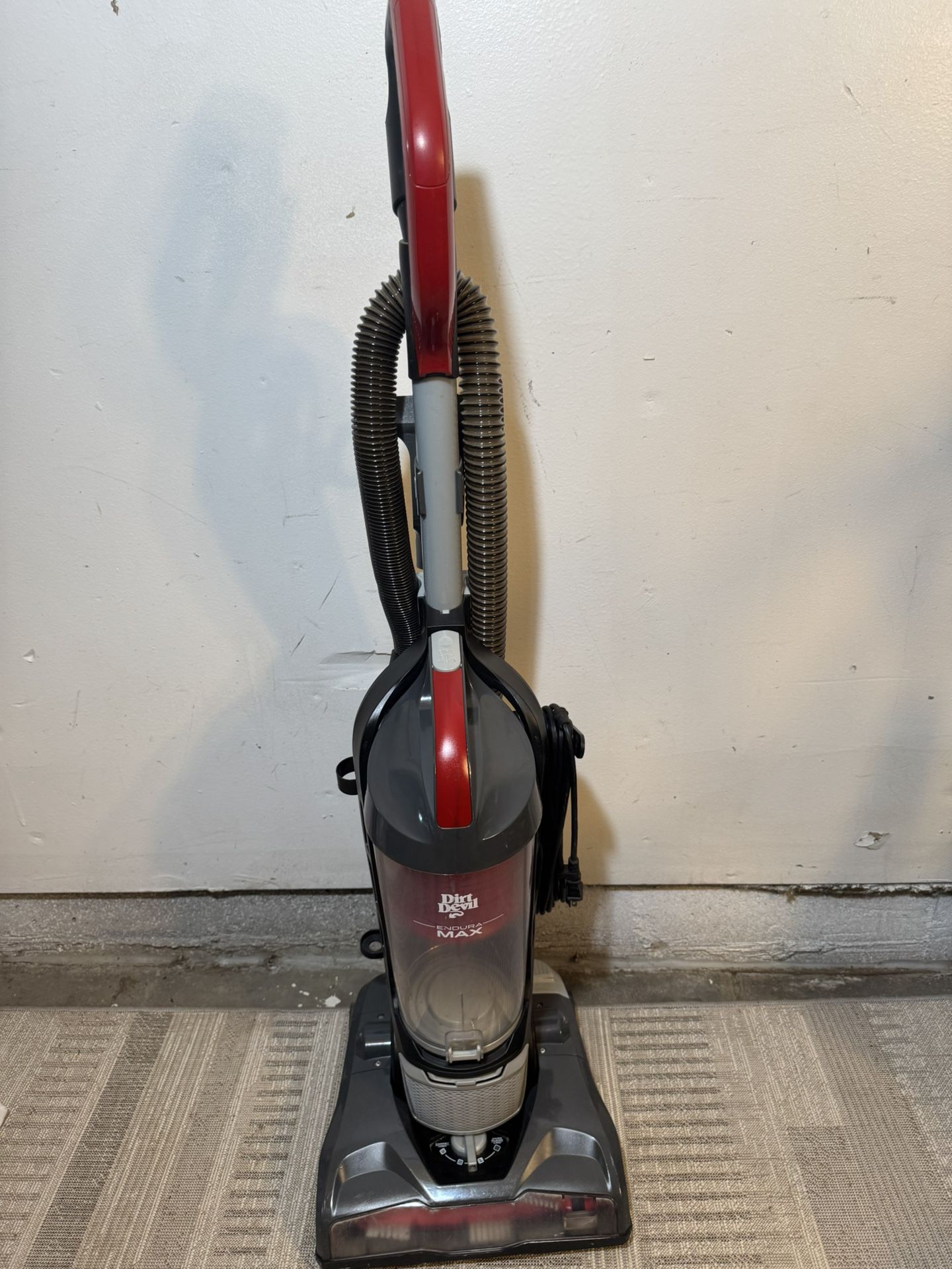 CLEANER VACUUM IN GOOD CONDITION
