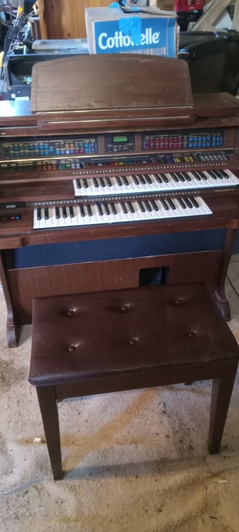 Lowery Organ