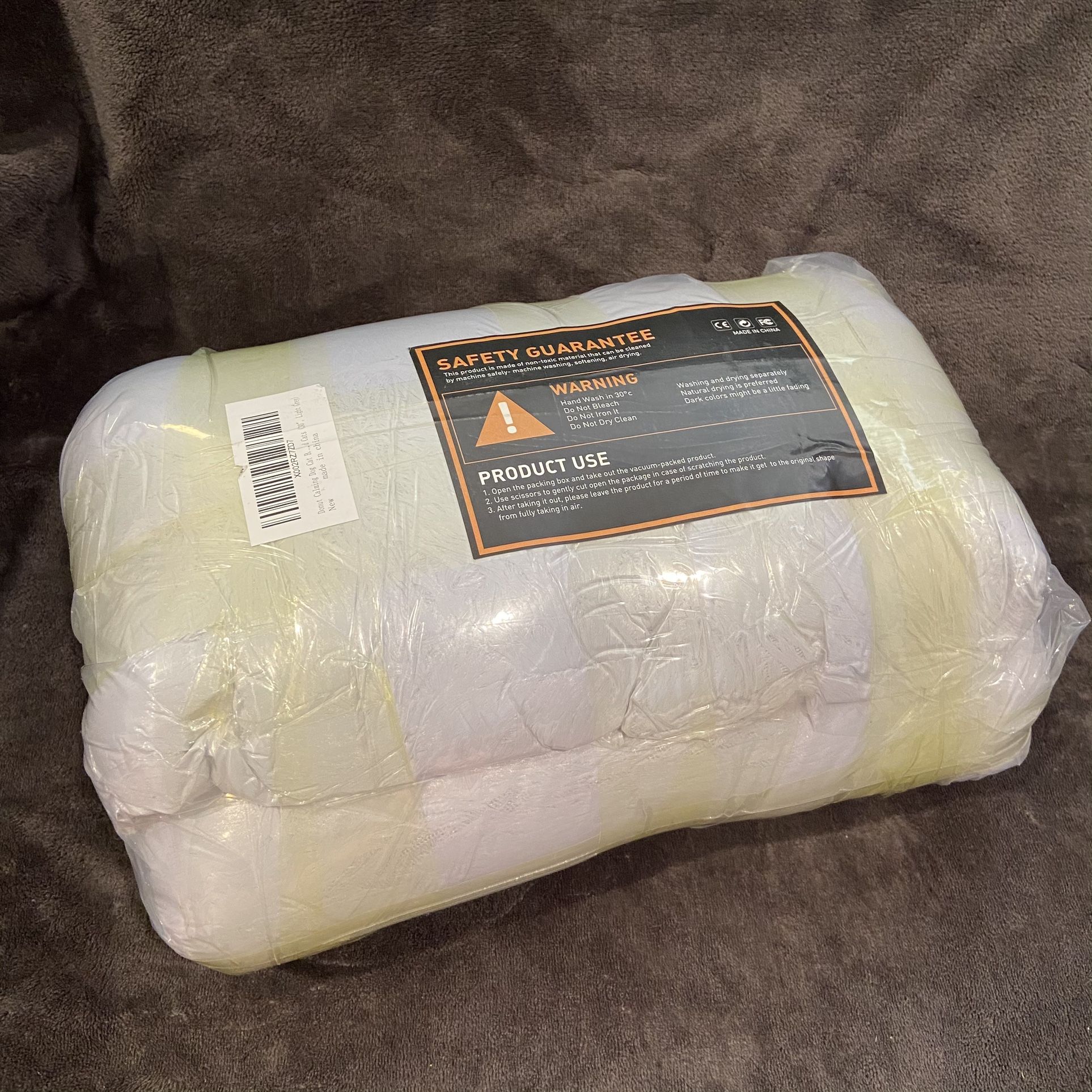 NEW 30” Calming Donut Pet Bed (Light Grey)