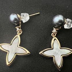 Natural pearls Gold Plated Earrings