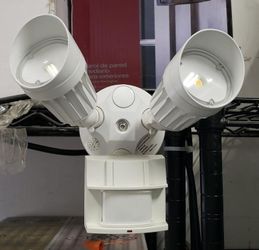 3600 lumen motion security light