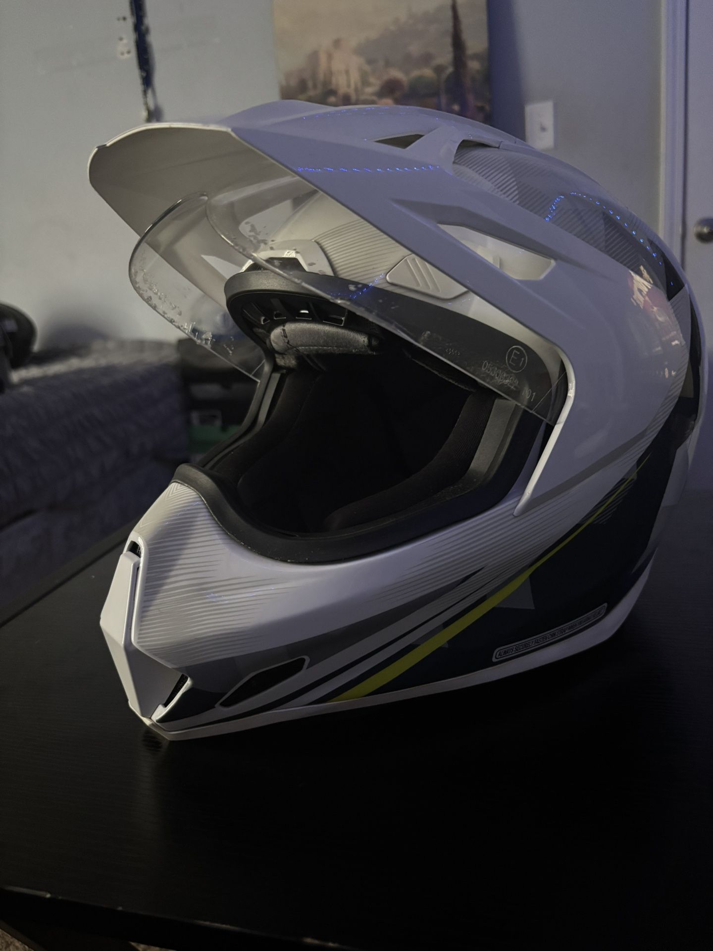 Icon Variant Pro DOT certified
