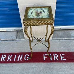 Metal decorative stand