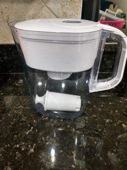 Brita Standard 6-Cup, White Plastic Water Filtration Pitcher
