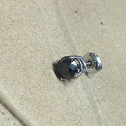 1Kt Black diamond 10k White gold earring