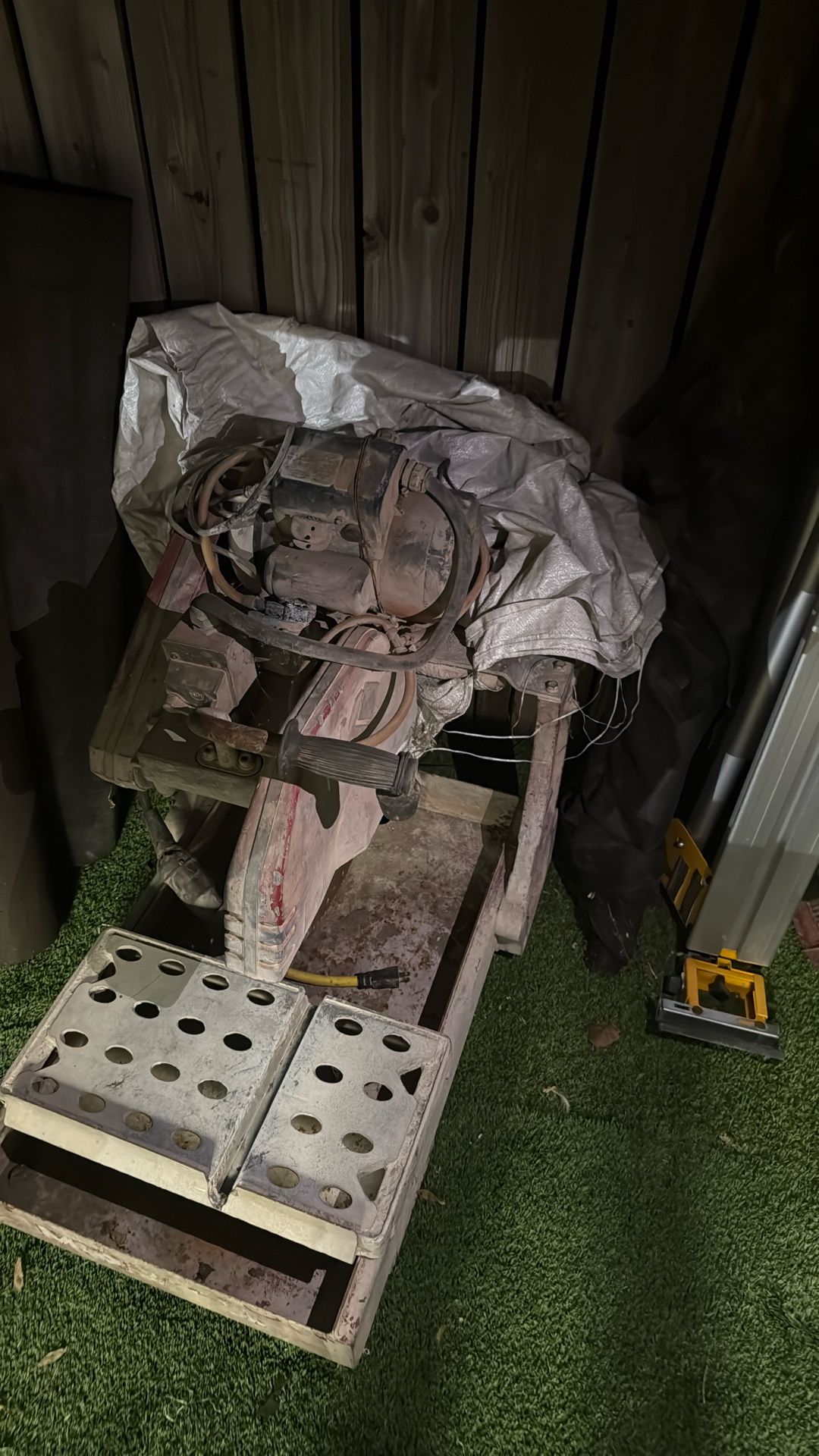 Saw Machine