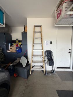 Werner Lite 8 - Foot Aluminum Step Solid Ladder