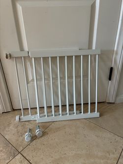 Fldofaves Adjustable Dog Gate 18–45” – $30 OBO