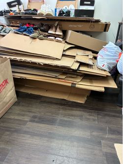 TONS OF MOVING BOXES ALL SIZES HEAVY DUTY GET AS MANY AS YOU NEED FOR $30