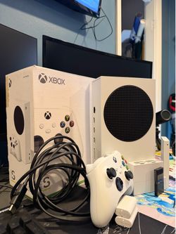 Xbox Series S 500GB Bundle + 1TB Seagate Expansion Card + Extras OBO