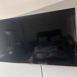 55 Inches TV 