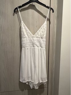 Brand New Garage White Lace V-Neck Romper/Playsuit Size XS