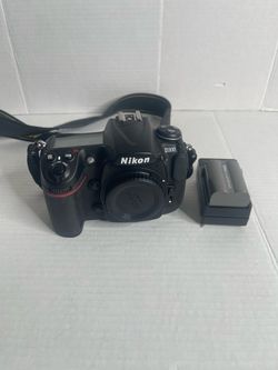 Nikon D300 12.3MP Digital SLR Camera Body
