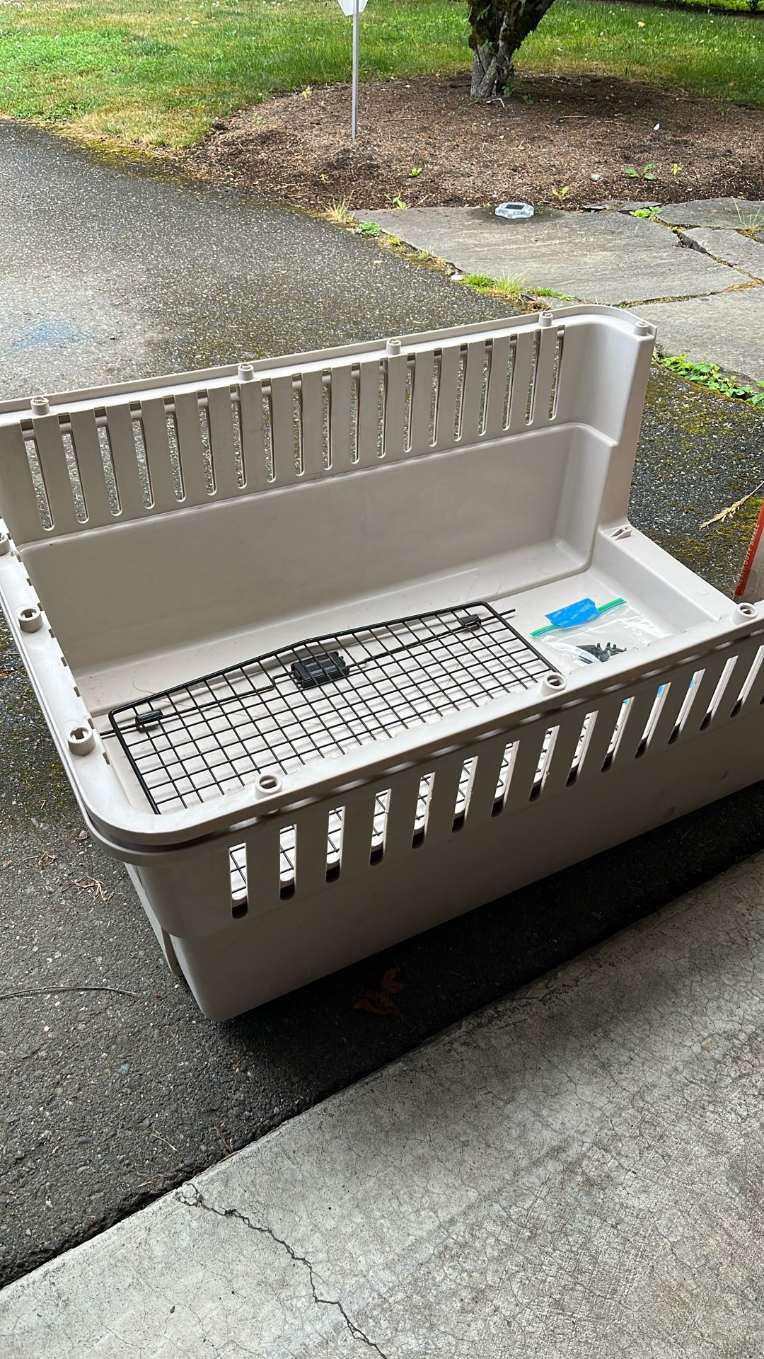 Large Kennel For A Labrador Size Dog