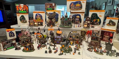 Halloween Village Lot Depart 56 & More