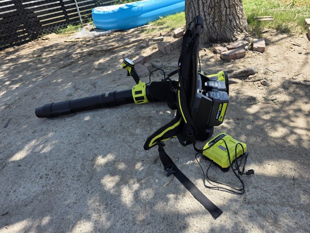 RYOBI 40V HP Brushless Whisper Series 180 MPH 850 CFM Cordless Battery Backpack Leaf Blower with 8.0 Ah Battery and Charger