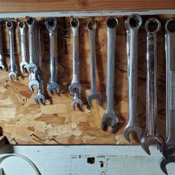 Wrenches / spanners