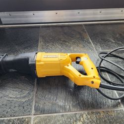 Dewalt VS Reciprocating Saw Light Use.